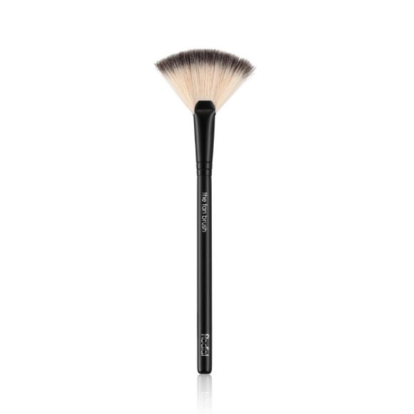 Rodial Other - ✨HP✨ RODIAL The Fan Brush